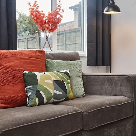 شقة Haw Hill House - Modern 4 Bed نورمانتون المظهر الخارجي الصورة